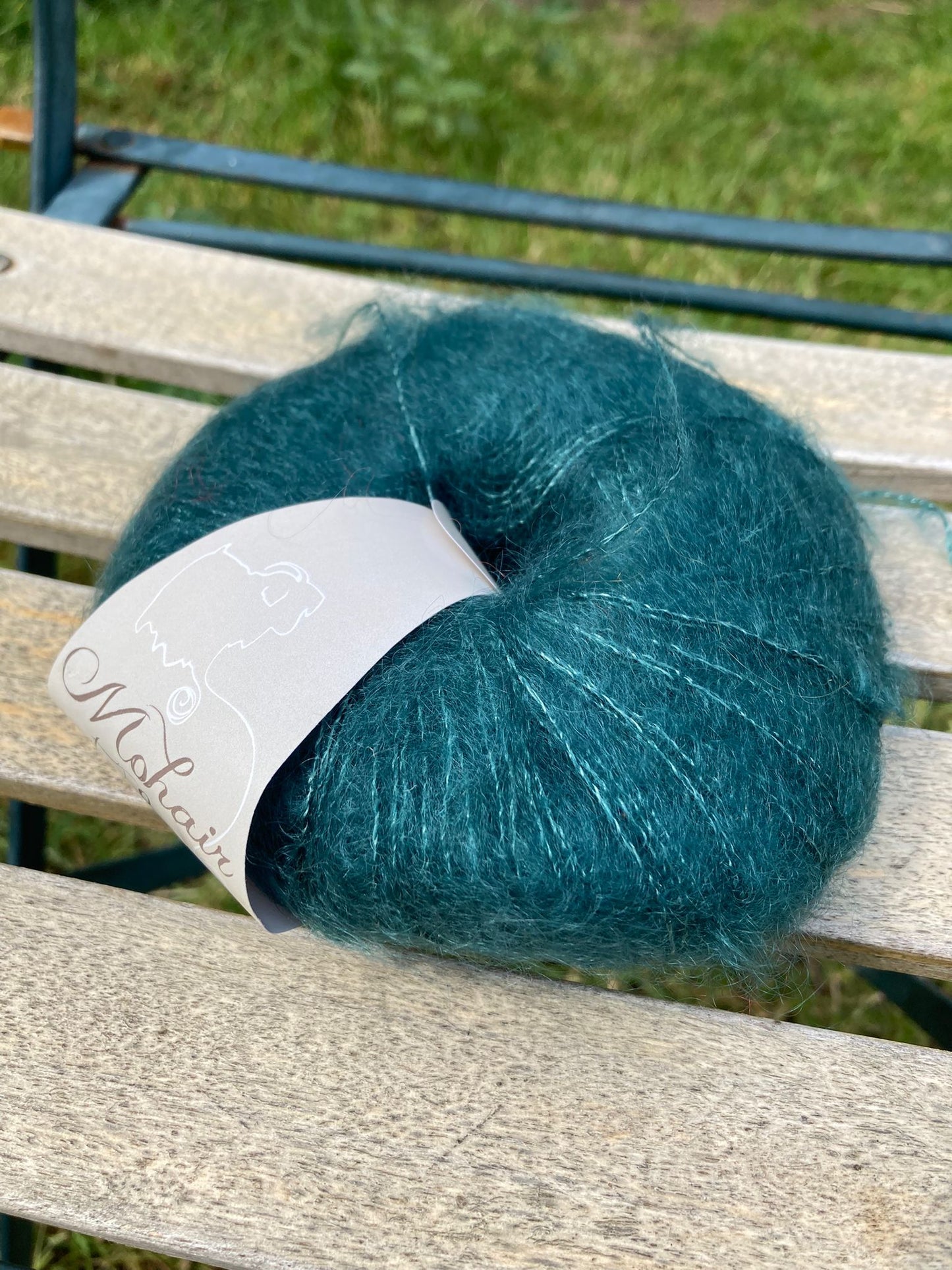 A_Les pelotes a tricoter de mohair et soie