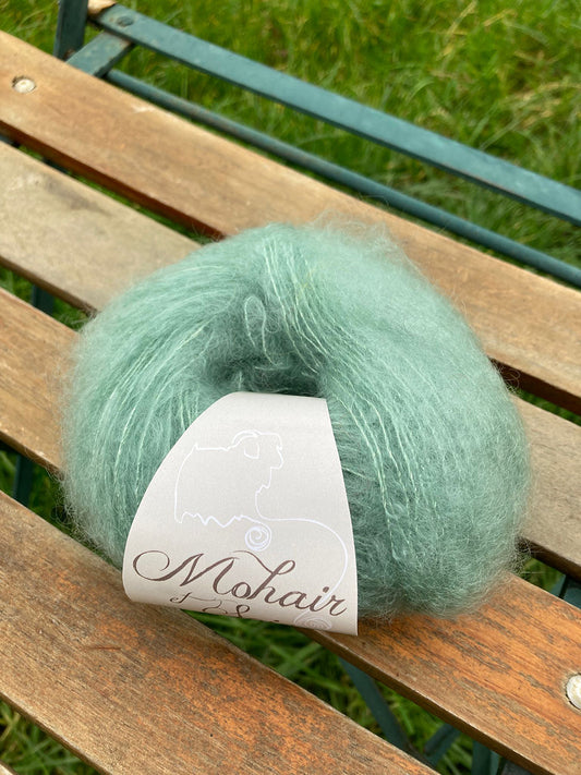 A_Les pelotes a tricoter de mohair et soie