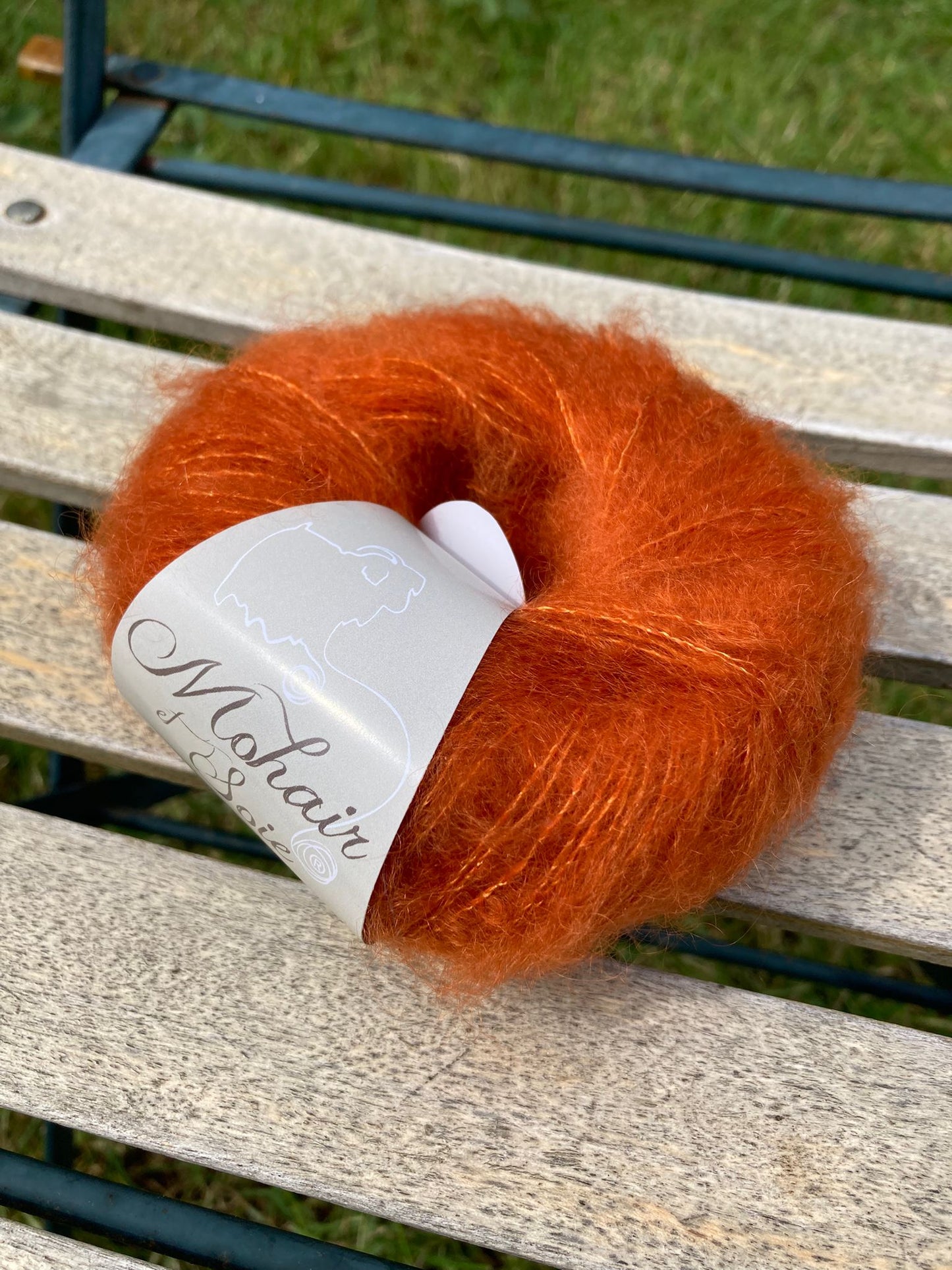 A_Les pelotes a tricoter de mohair et soie