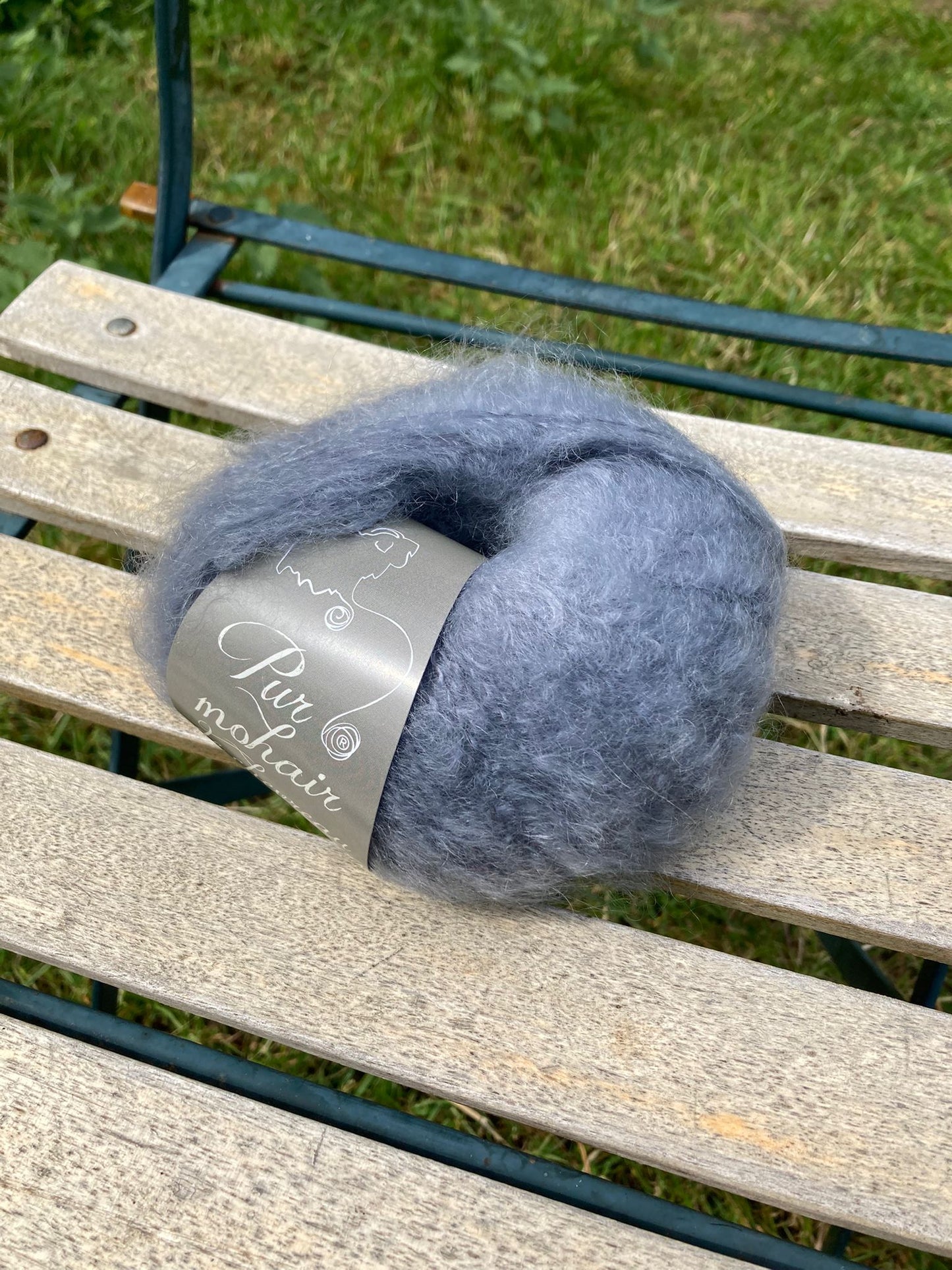 A_Les pelotes a tricoter pur mohair