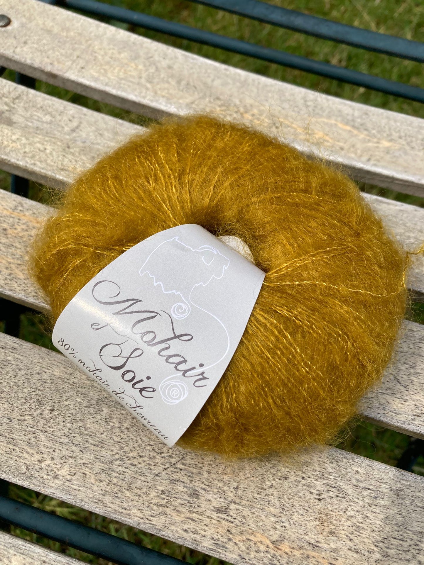 A_Les pelotes a tricoter de mohair et soie