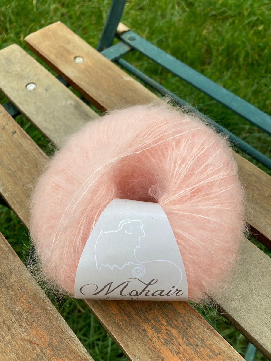 A_Les pelotes a tricoter de mohair et soie